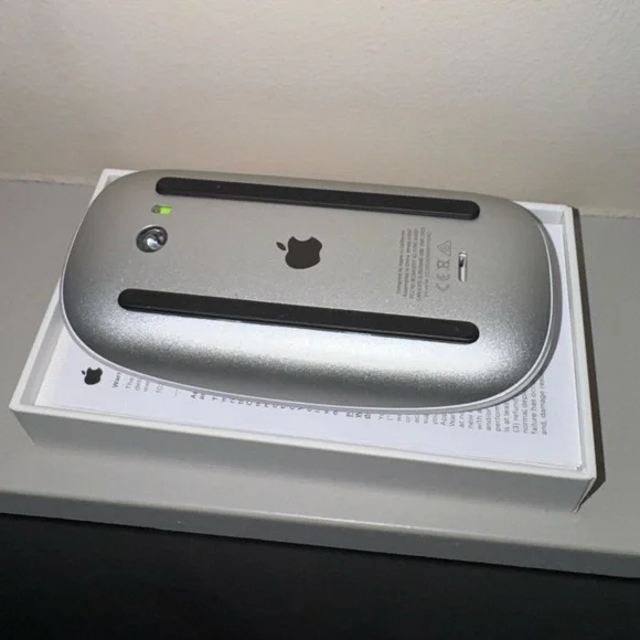 Magic Mouse - White Multi-Touch Surface - Picture 7 of 9